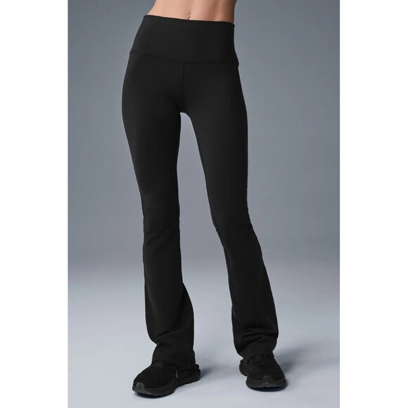 ALO Yoga Airbrush High-Waist 7/8 Bootcut Leggings in Black - Picture 2 of 6